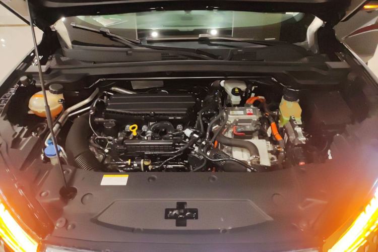 Used Dongfeng Aeolus Mage 2023 DH-i 1.5T Prestige Edition Engine Bay
