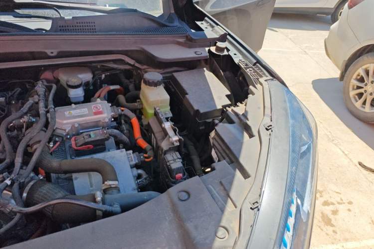 Used Dongfeng Aeolus Mage 2023 DH-i 1.5T Luxury Edition Engine Bay Left