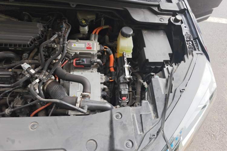 Used Dongfeng Aeolus Mage 2023 DH-i 1.5T Luxury Edition Engine Bay Left