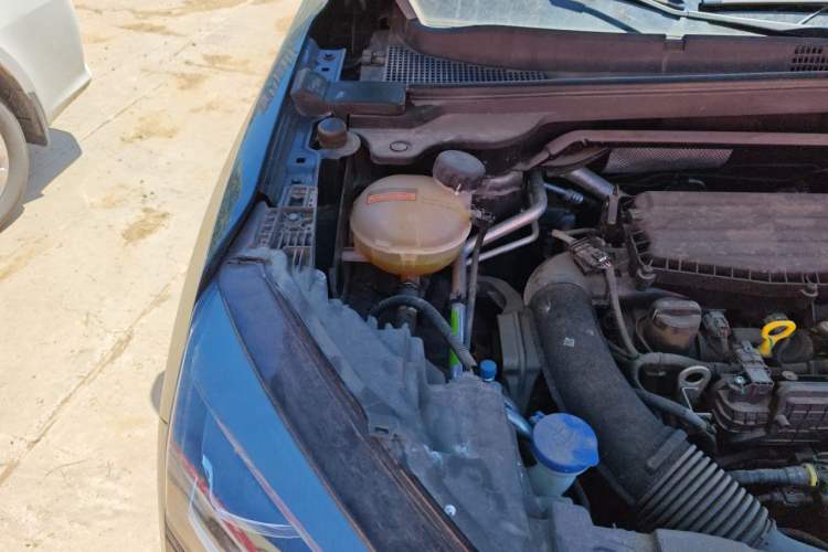 Used Dongfeng Aeolus Mage 2023 DH-i 1.5T Luxury Edition Engine Bay Right