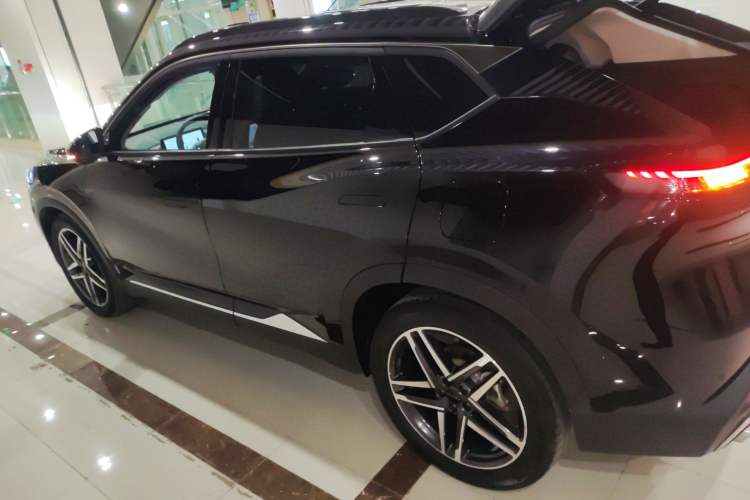 Used Dongfeng Aeolus Mage 2023 DH-i 1.5T Prestige Edition Exterior 3