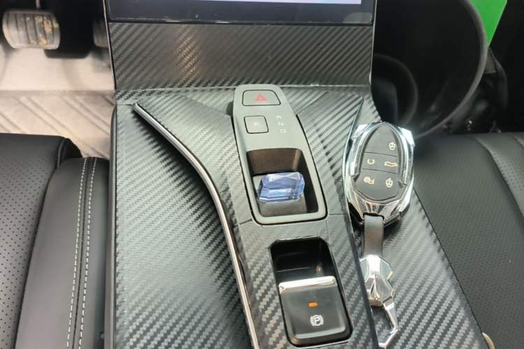 Used Dongfeng Aeolus Mage 2023 DH-i 1.5T Luxury Edition Gear Lever