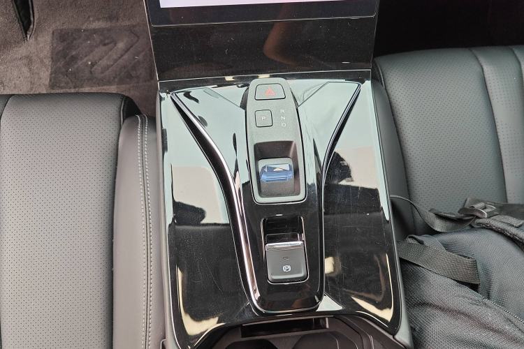 Used Dongfeng Aeolus Mage 2023 1.5T Luxury Edition Gear Lever