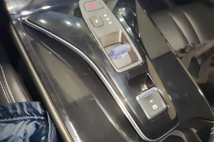 Used Dongfeng Aeolus Mage 2023 DH-i 1.5T Prestige Edition Gear Lever