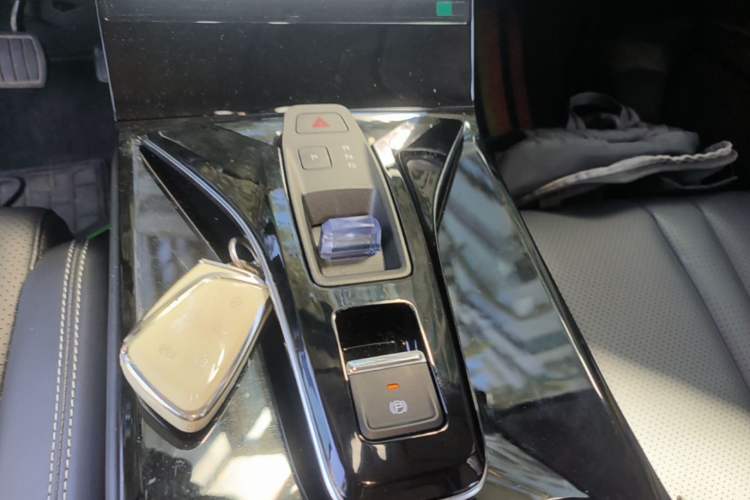 Used Dongfeng Aeolus Mage 2023 DH-i 1.5T Luxury Edition Gear Lever