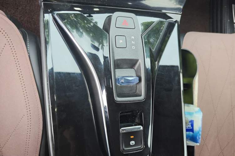 Used Dongfeng Aeolus Mage 2023 DH-i 1.5T Luxury Edition Gear Lever