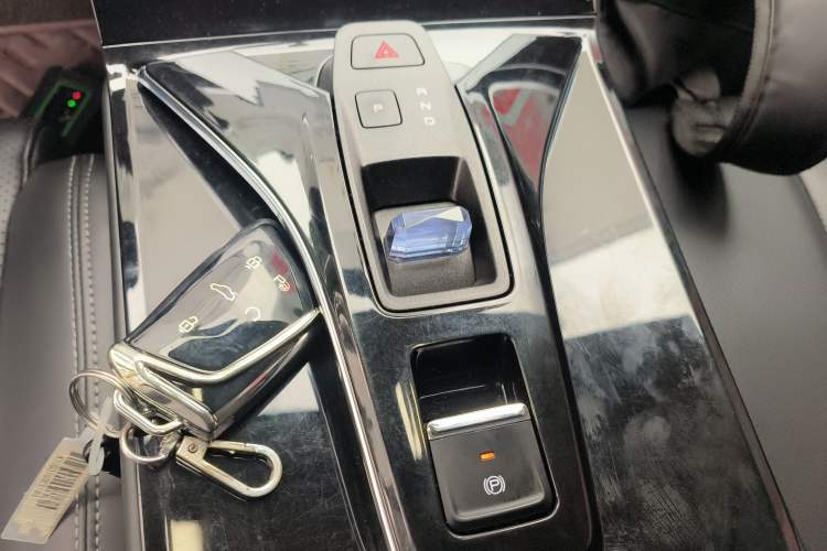 Used Dongfeng Aeolus Mage 2023 1.5T Luxury Edition Gear Lever