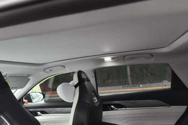 Used Dongfeng Aeolus Mage 2023 DH-i 1.5T Prestige Edition Headliner