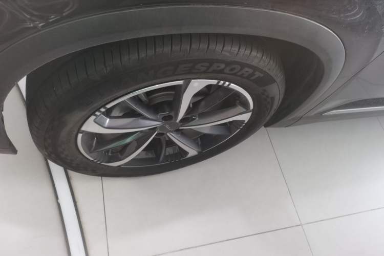 Used Dongfeng Aeolus Mage 2023 DH-i 1.5T Luxury Edition Left Front Wheel Hub