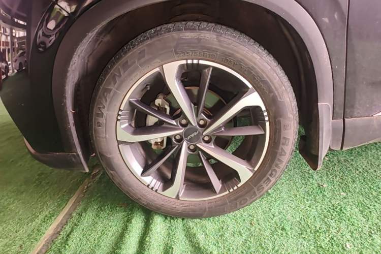 Used Dongfeng Aeolus Mage 2023 DH-i 1.5T Luxury Edition Left Front Wheel Hub