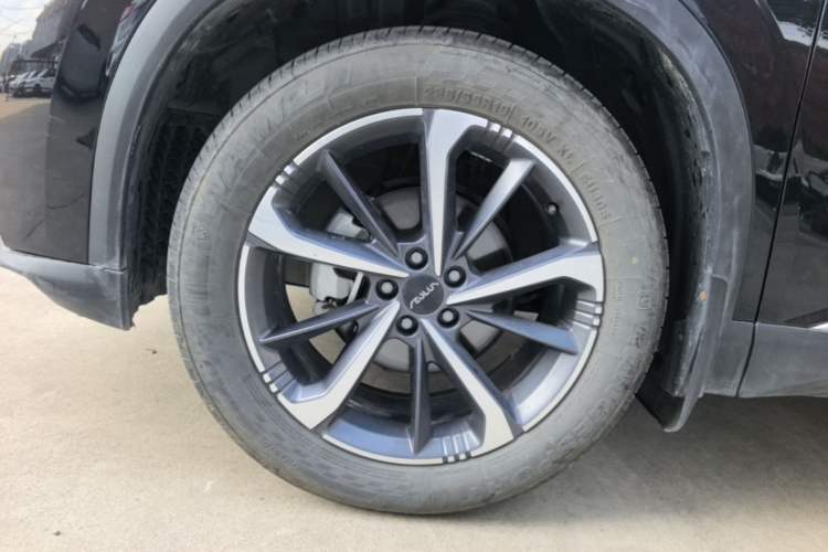 Used Dongfeng Aeolus Mage 2023 DH-i 1.5T Luxury Edition Left Front Wheel Hub
