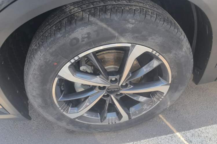 Used Dongfeng Aeolus Mage 2023 DH-i 1.5T Luxury Edition Left Front Wheel Hub