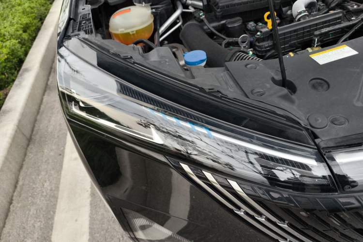 Used Dongfeng Aeolus Mage 2023 DH-i 1.5T Prestige Edition Right Front Headlight