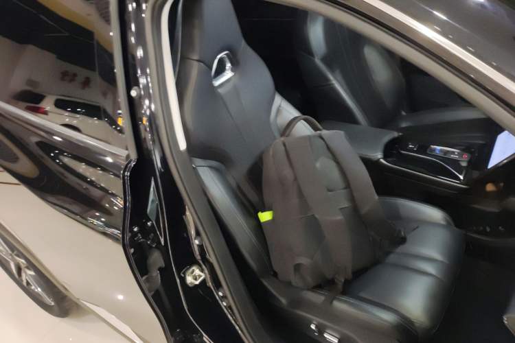 Used Dongfeng Aeolus Mage 2023 DH-i 1.5T Prestige Edition Right Front Seat