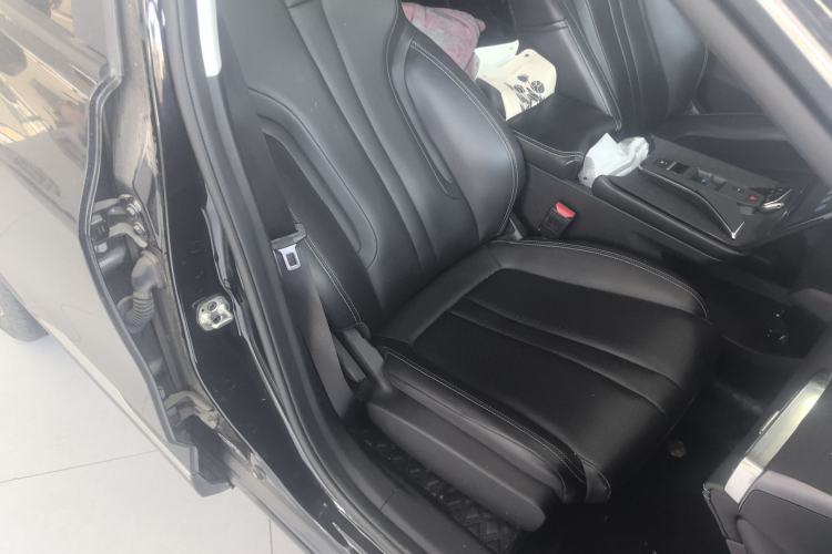 Used Dongfeng Aeolus Mage 2023 DH-i 1.5T Luxury Edition Right Front Seat