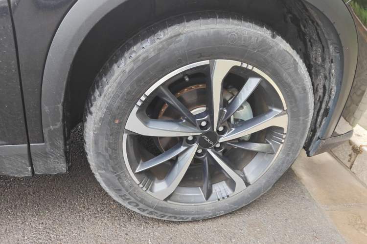 Used Dongfeng Aeolus Mage 2023 DH-i 1.5T Luxury Edition Right Front Wheel Hub
