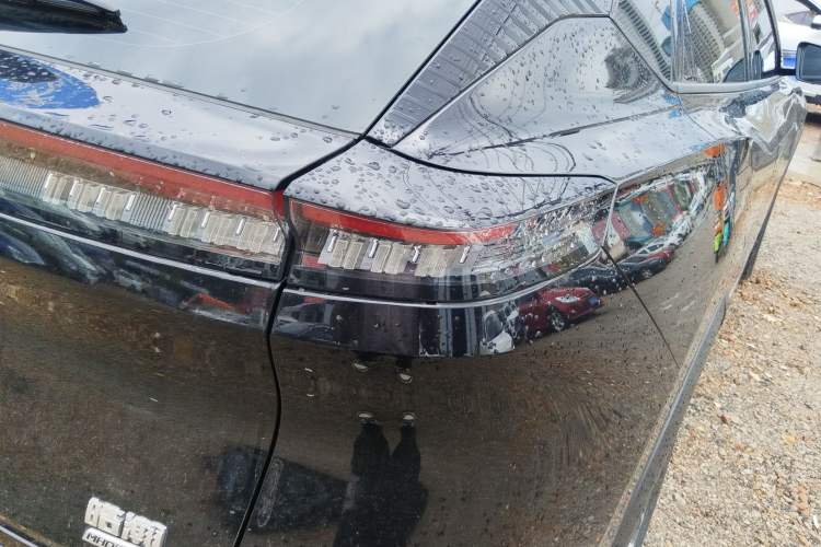 Used Dongfeng Aeolus Mage 2023 1.5T Prestige Edition Right Rear Taillight