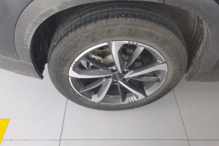 Used Dongfeng Aeolus Mage 2023 DH-i 1.5T Luxury Edition Right Rear Wheel Hub