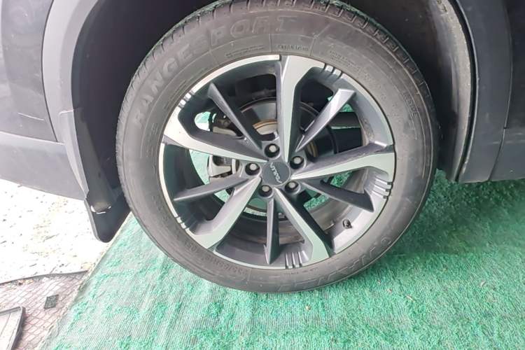 Used Dongfeng Aeolus Mage 2023 DH-i 1.5T Luxury Edition Right Rear Wheel Hub