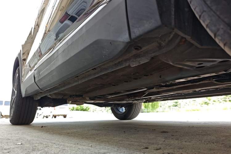 Used Dongfeng Aeolus Mage 2023 DH-i 1.5T Luxury Edition Right Side Sill