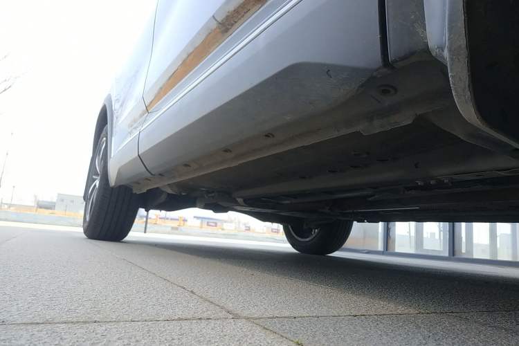 Used Dongfeng Aeolus Mage 2023 DH-i 1.5T Luxury Edition Right Side Sill