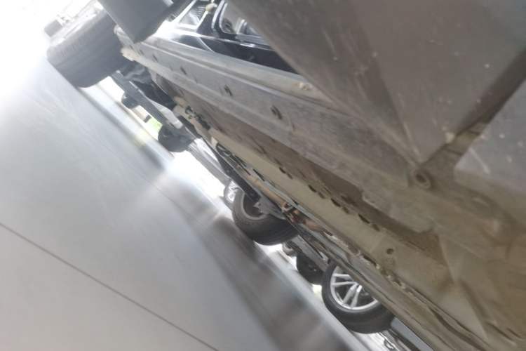 Used Dongfeng Aeolus Mage 2023 DH-i 1.5T Luxury Edition Right Side Sill