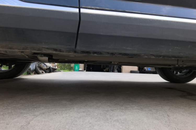 Used Dongfeng Aeolus Mage 2023 DH-i 1.5T Luxury Edition Right Side Sill