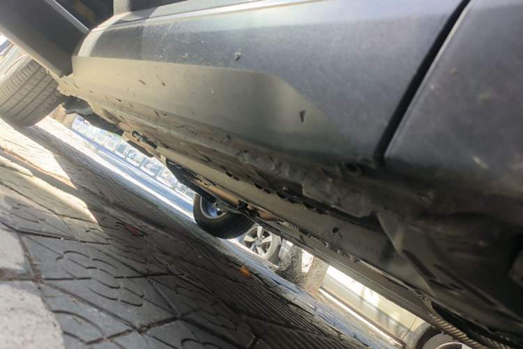 Used Dongfeng Aeolus Mage 2023 DH-i 1.5T Luxury Edition Right Side Sill