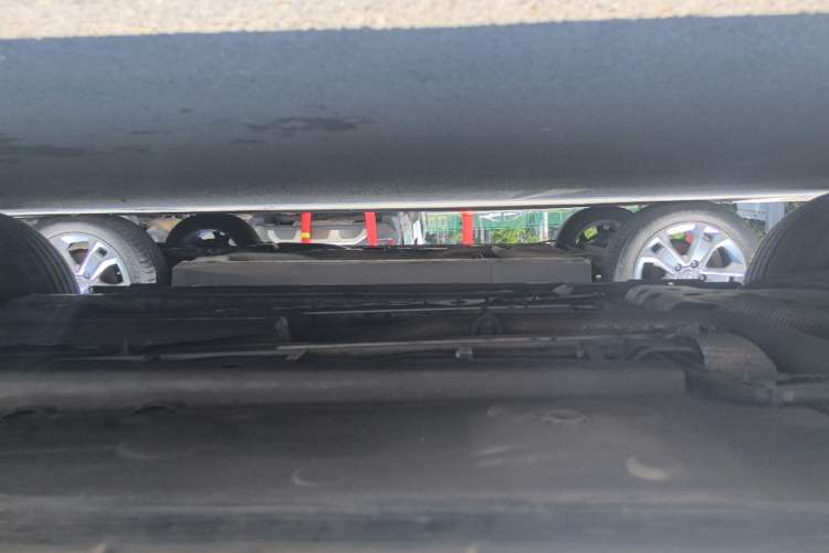 Used Dongfeng Aeolus Mage 2023 DH-i 1.5T Luxury Edition Right Side Sill