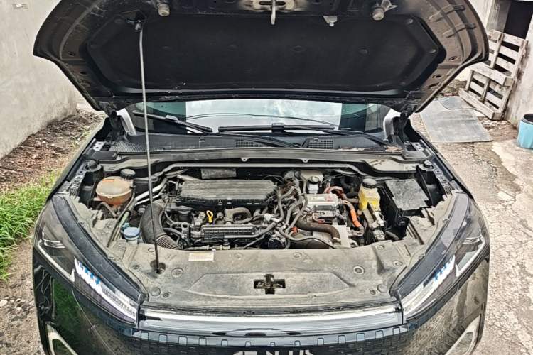Used Dongfeng Aeolus Mage 2023 DH-i 1.5T Luxury Edition Engine Bay