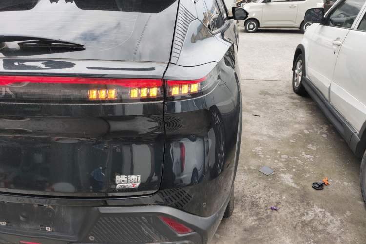 Used Dongfeng Aeolus Mage 2023 1.5T Luxury Edition Exterior 3
