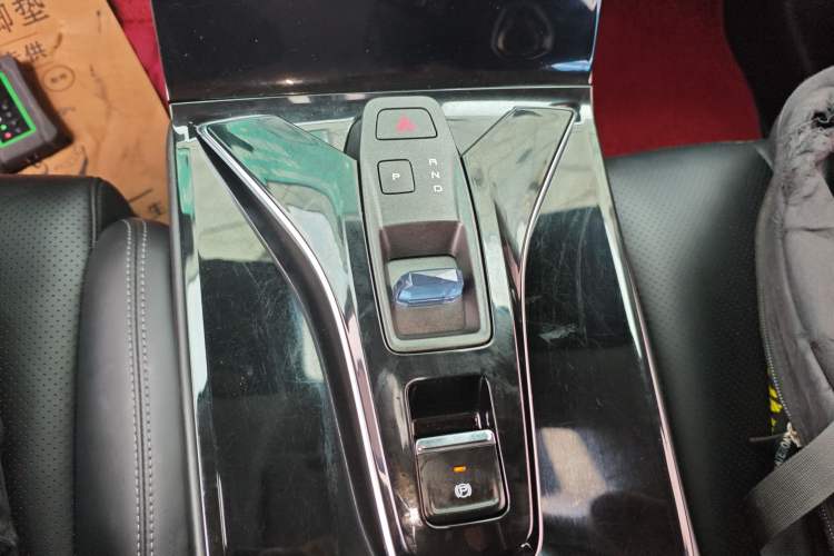 Used Dongfeng Aeolus Mage 2023 DH-i 1.5T Prestige Edition Gear Lever