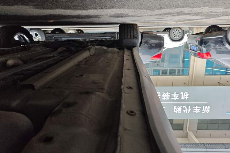 Used Dongfeng Aeolus Mage 2023 DH-i 1.5T Prestige Edition Left Side Sill