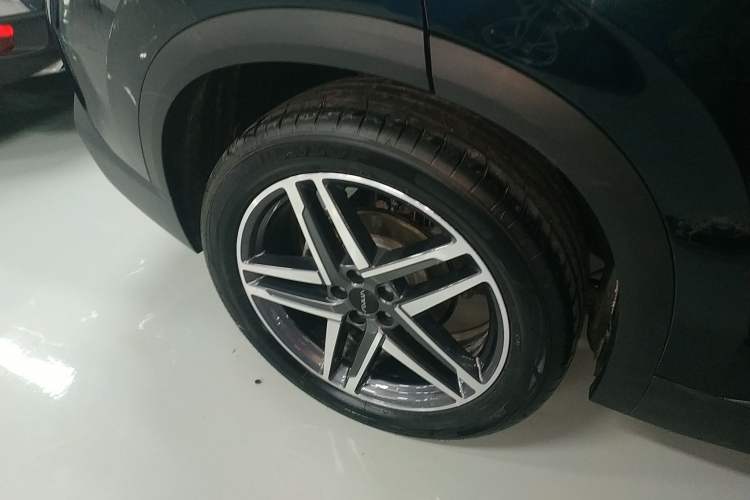 Used Dongfeng Aeolus Mage 2023 DH-i 1.5T Prestige Edition Right Rear Wheel Hub