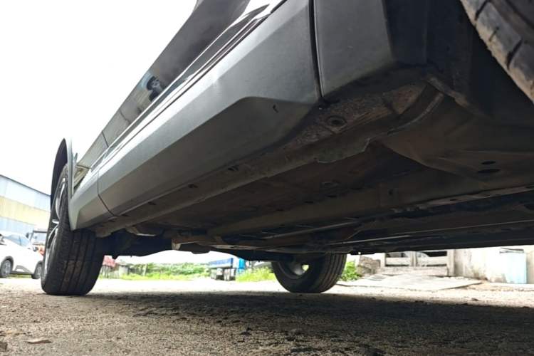 Used Dongfeng Aeolus Mage 2023 DH-i 1.5T Luxury Edition Right Side Sill