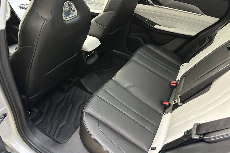 Used Dongfeng Aeolus Mage 2023 DH-i 1.5T Prestige Edition Interior 4