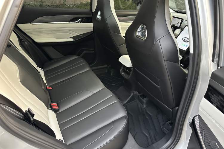 Used Dongfeng Aeolus Mage 2023 DH-i 1.5T Prestige Edition Interior 6