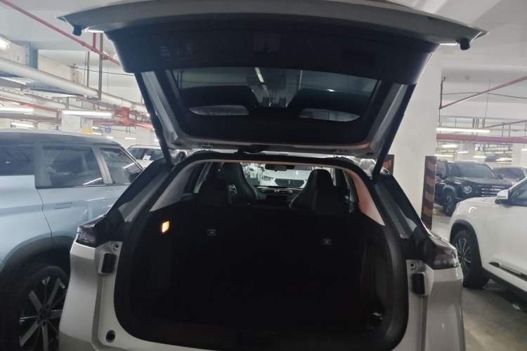 Used Dongfeng Aeolus Mage 2023 DH-i 1.5T Prestige Edition Trunk