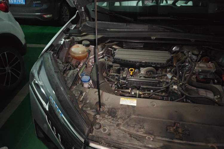 Used Dongfeng Aeolus Mage 2023 DH-i 1.5T Prestige Edition Engine Bay Right
