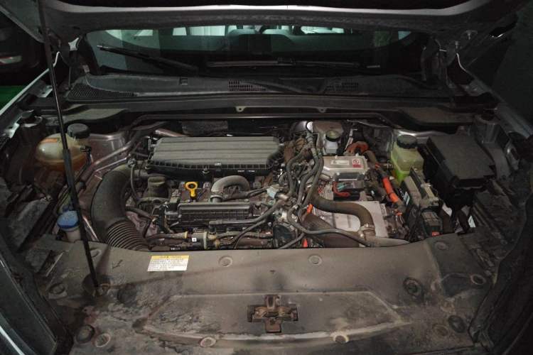 Used Dongfeng Aeolus Mage 2023 DH-i 1.5T Prestige Edition Engine Bay