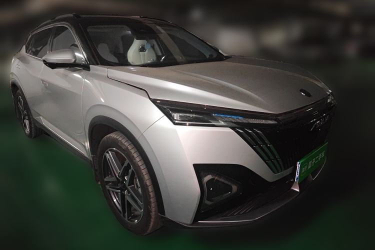Used Dongfeng Aeolus Mage 2023 DH-i 1.5T Prestige Edition Front Right 45 Deg