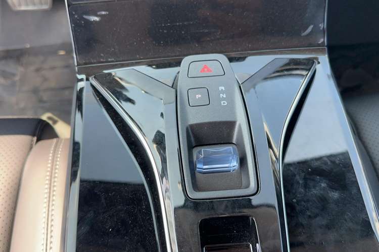 Used Dongfeng Aeolus Mage 2023 DH-i 1.5T Prestige Edition Gear Lever