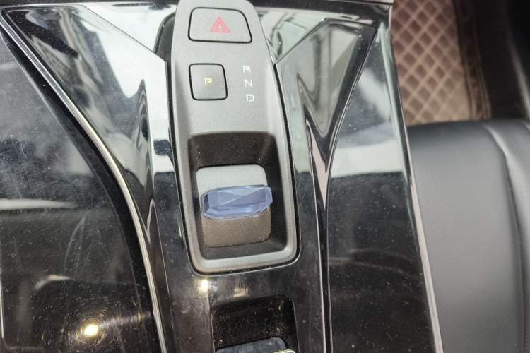 Used Dongfeng Aeolus Mage 2023 1.5T Luxury Edition Gear Lever