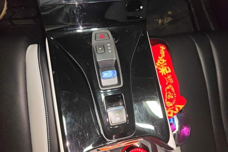 Used Dongfeng Aeolus Mage 2023 DH-i 1.5T Prestige Edition Gear Lever