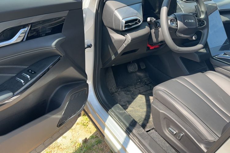 Used Dongfeng Aeolus Mage 2023 DH-i 1.5T Prestige Edition Interior 2