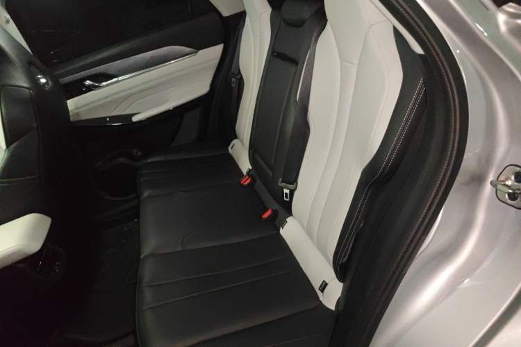 Used Dongfeng Aeolus Mage 2023 DH-i 1.5T Prestige Edition Left Rear Seat