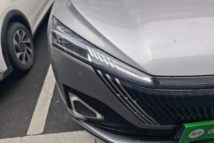 Used Dongfeng Aeolus Mage 2023 DH-i 1.5T Luxury Edition Right Front Headlight