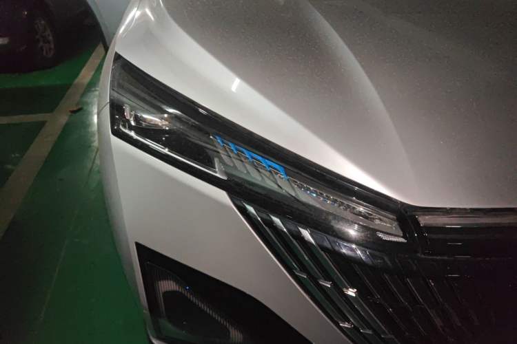 Used Dongfeng Aeolus Mage 2023 DH-i 1.5T Prestige Edition Right Front Headlight