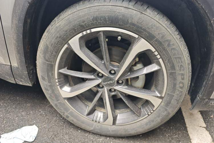 Used Dongfeng Aeolus Mage 2023 DH-i 1.5T Luxury Edition Right Front Wheel Hub