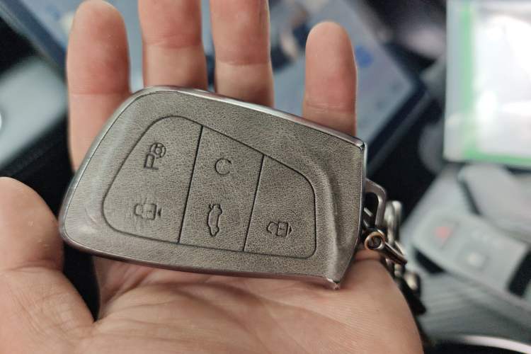 Used Dongfeng Aeolus Mage 2023 DH-i 1.5T Luxury Edition Vehicle Key